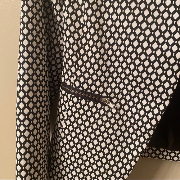 Potter’s‎ Pot - Picture 3 of 5